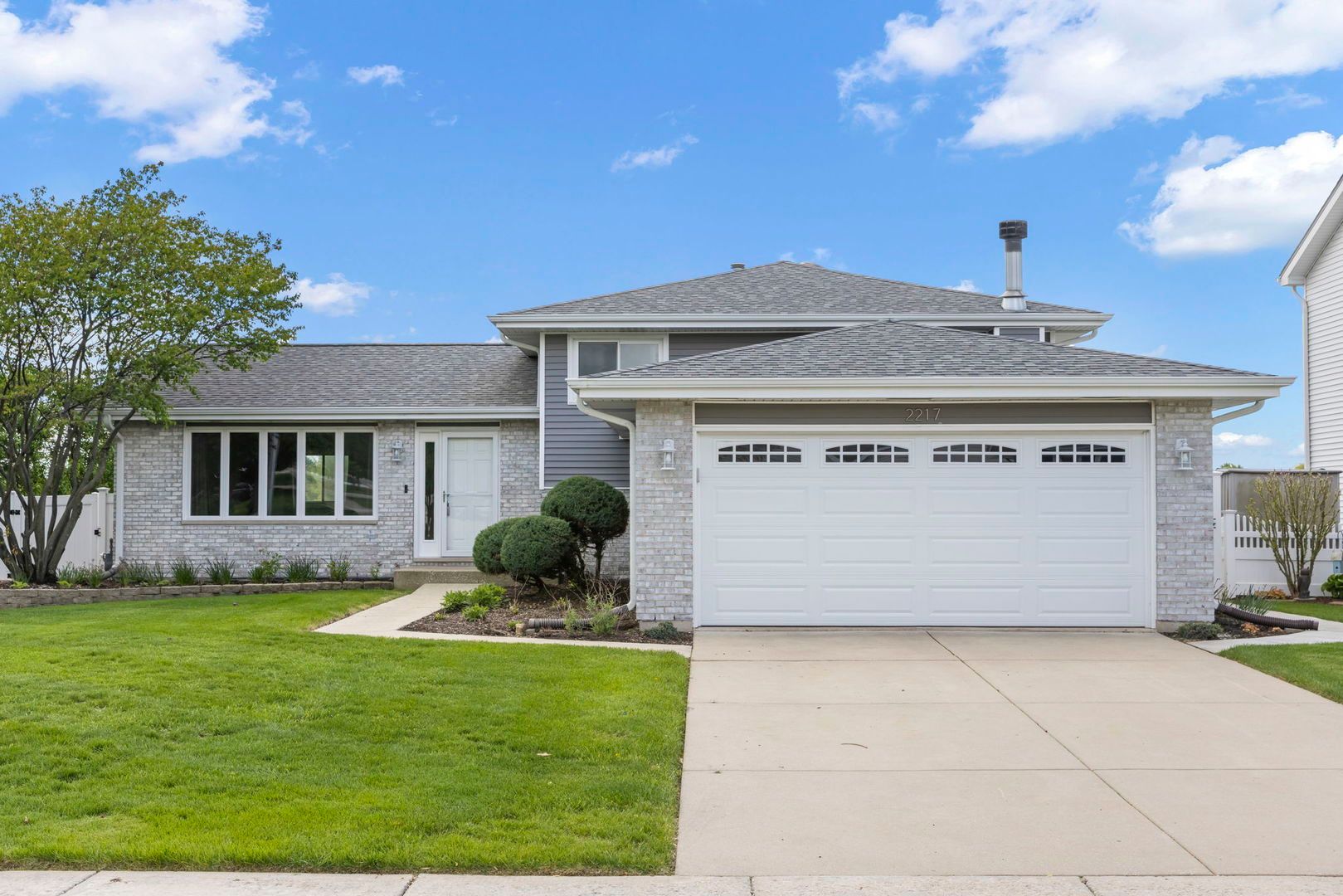 2217 Manico Drive — Crest Hill, IL 60403
