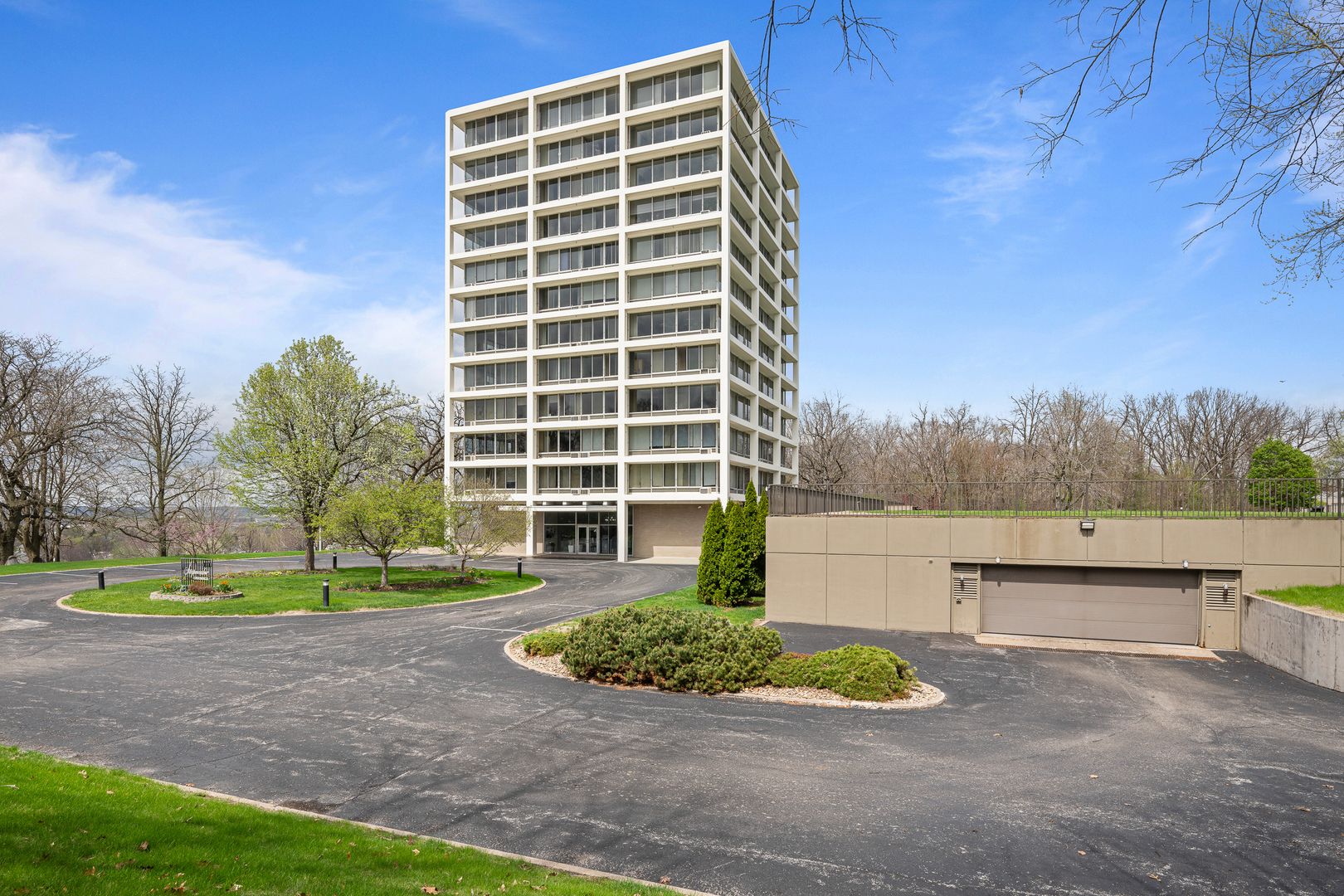 1337 21st Avenue #4D — Rock Island, IL 61201