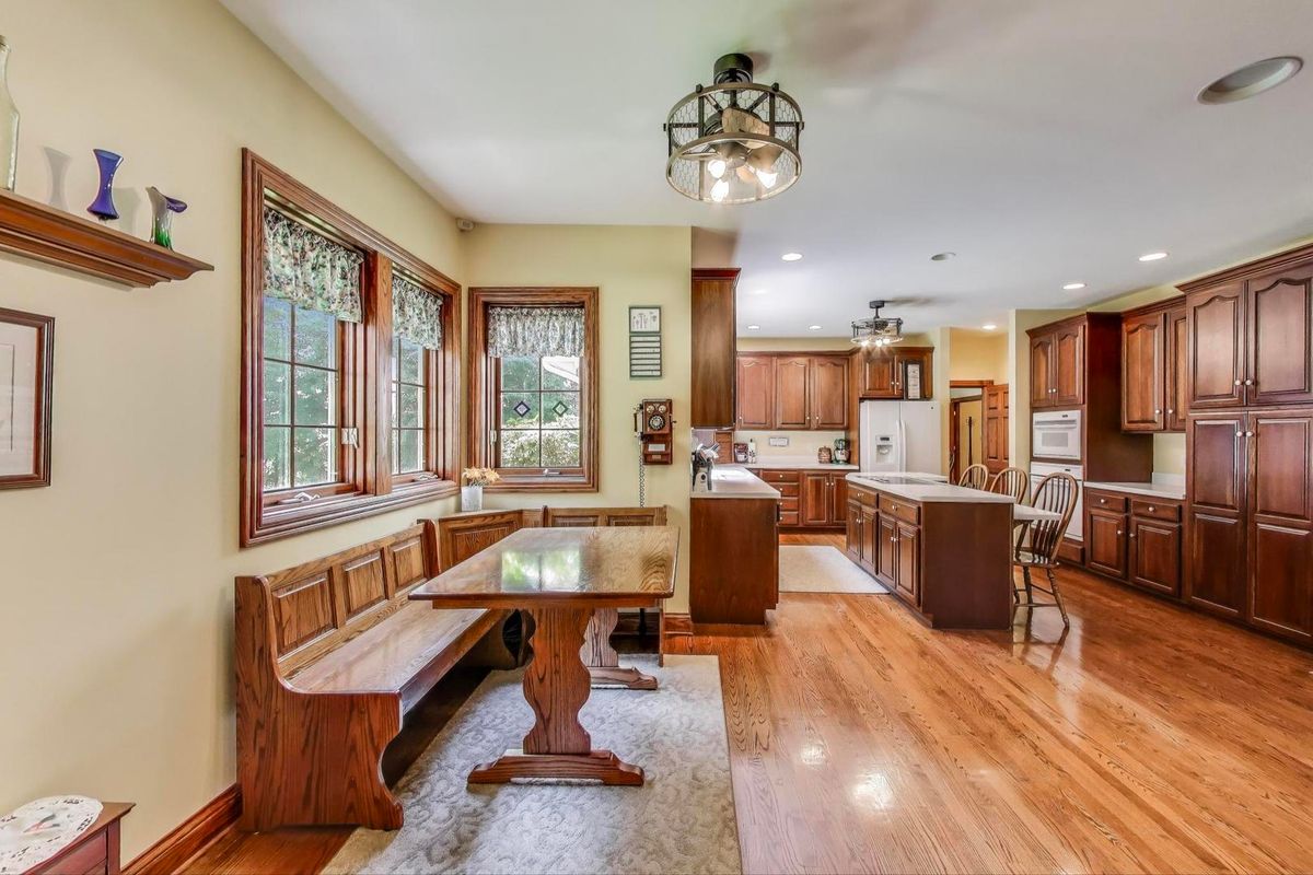 273 Bridlewood Lane, Valparaiso, IN 46385