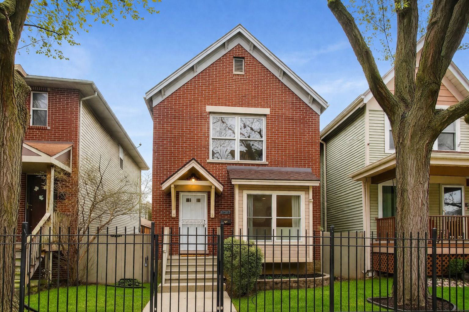 3413 S Indiana Avenue — Chicago, IL 60616