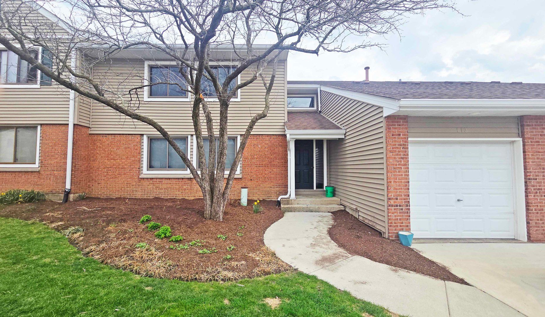 111 Autumn Court #111 — Buffalo Grove, IL 60089