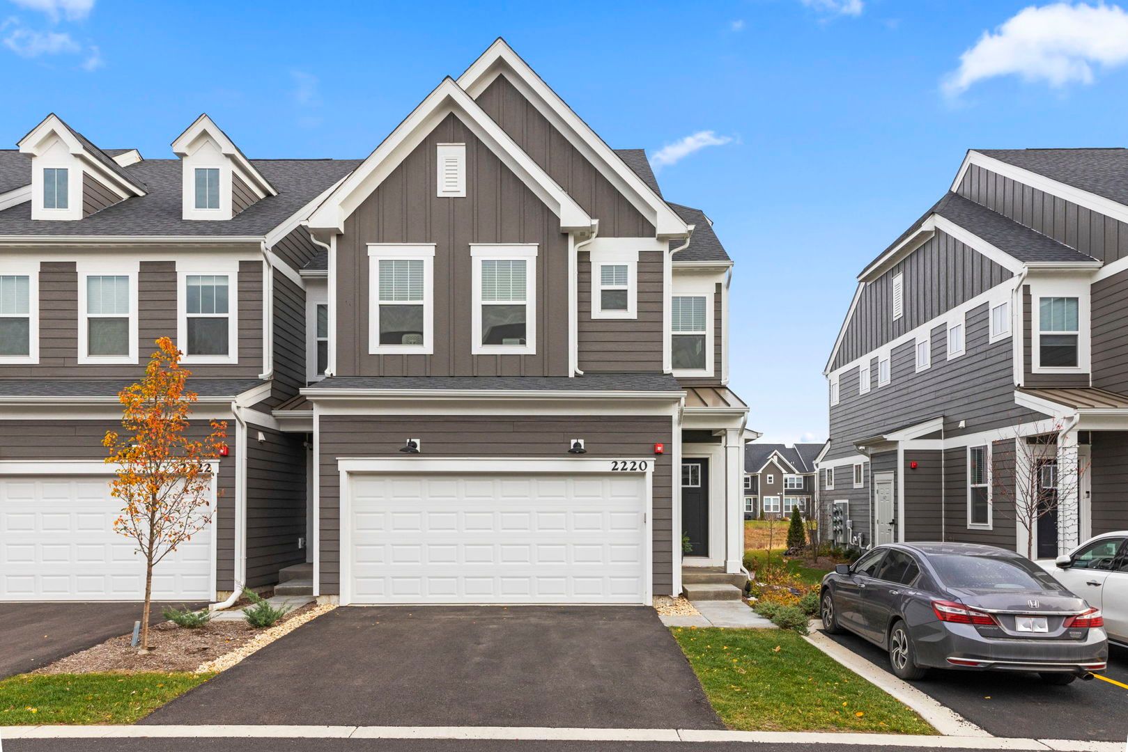 2220 Weatherbee Lane — Naperville, IL 60563
