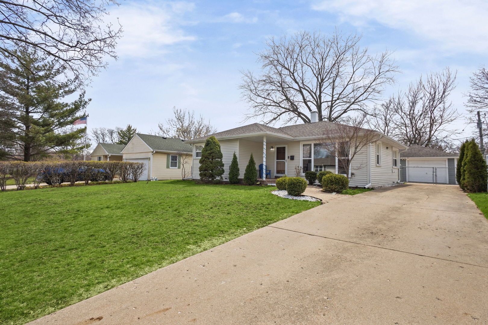 3503 Bobolink Lane — Rolling Meadows, IL 60008