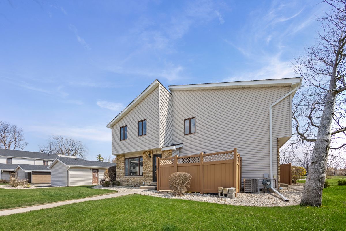 231 Woodlawn Road, New Lenox, IL 60451