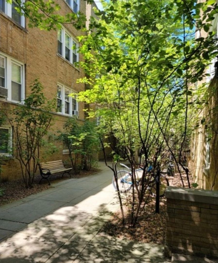 683 Wrightwood Avenue, Chicago, IL 60614