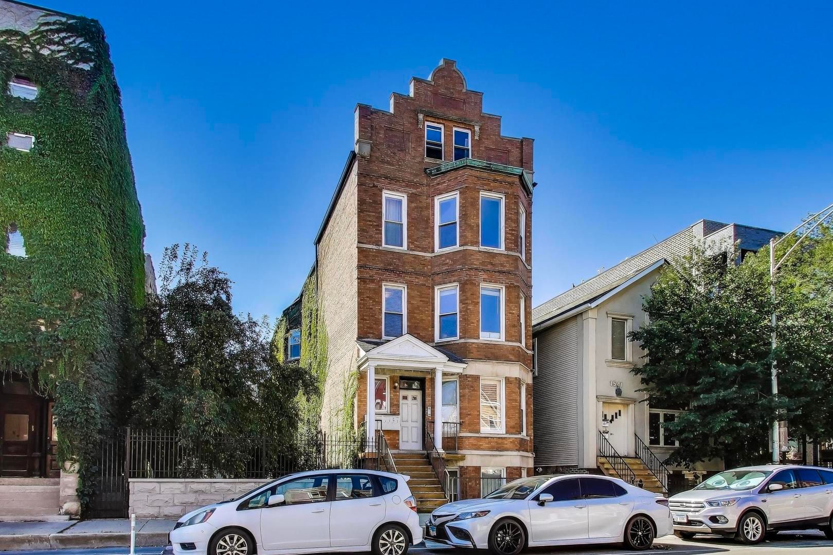 1537 W Augusta Boulevard #2F — Chicago, IL 60642