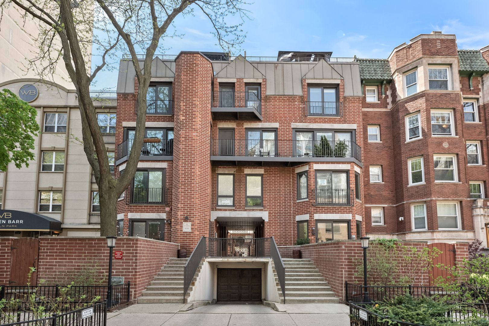 2736 N Hampden Court #205 — Chicago, IL 60614