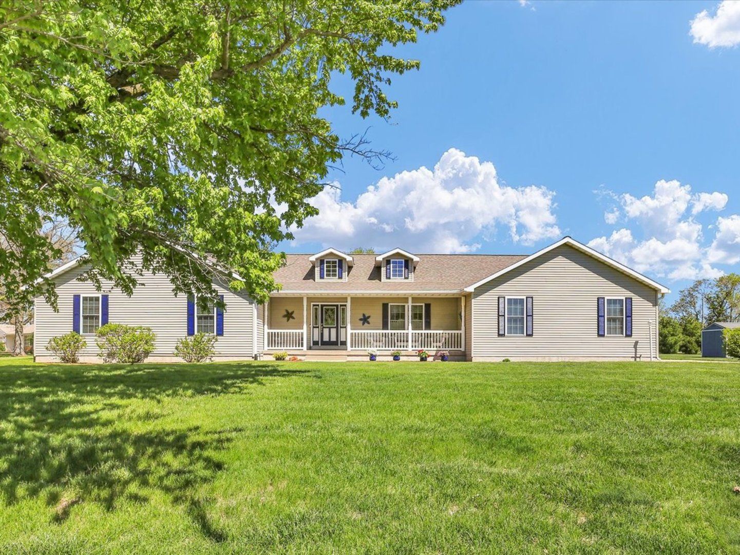 44 Hillcrest Drive — Tuscola, IL 61953