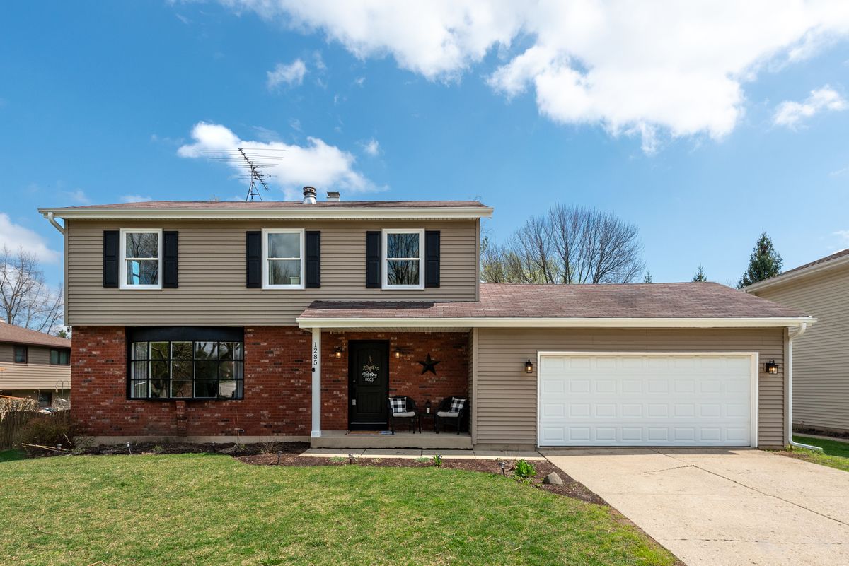 1285 Lyle Avenue, Elgin, IL 60123