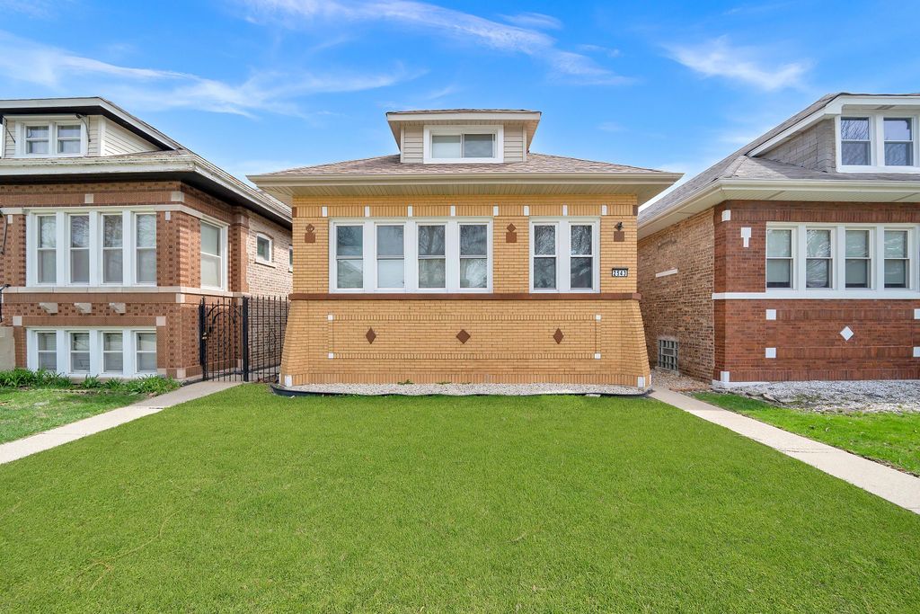 2543 N Newcastle Avenue — Chicago, IL 60707