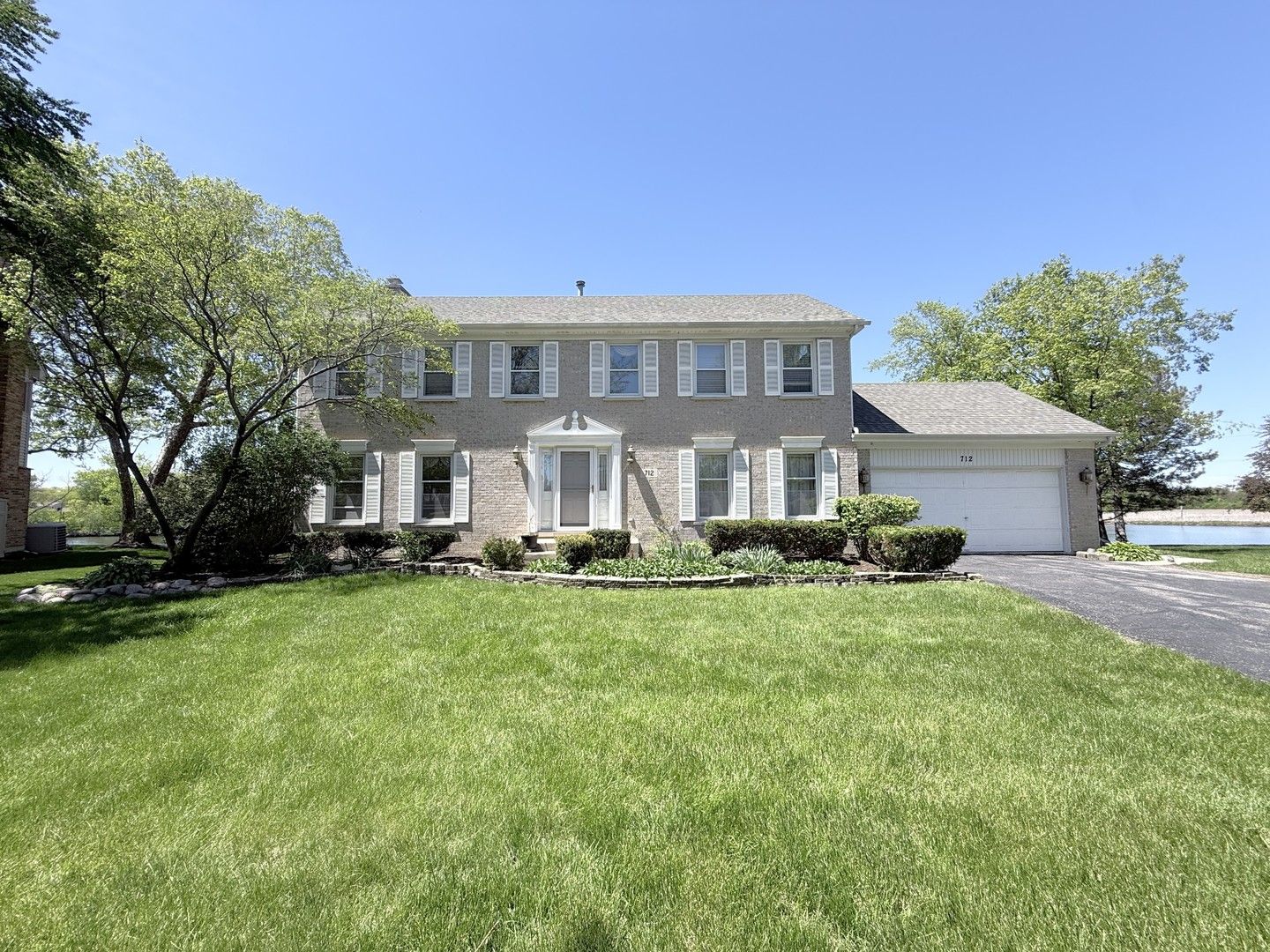 712 N Victoria Drive — Palatine, IL 60074
