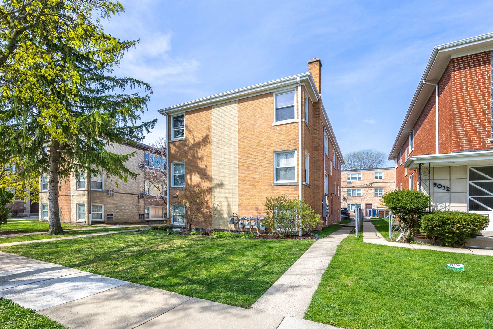 9030 Kenton Avenue — Skokie, IL 60076