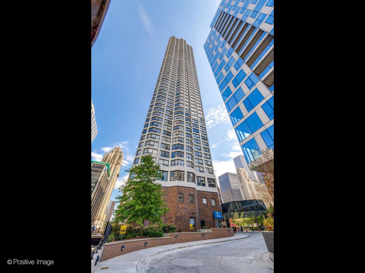 405 Wabash Avenue, Chicago, IL 60611