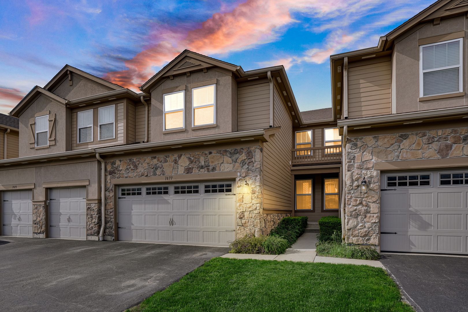 1877 CRENSHAW Circle #1877 — Vernon Hills, IL 60061