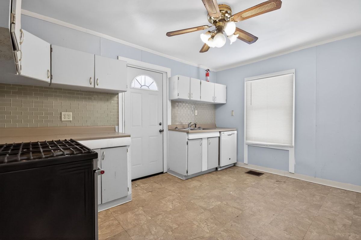 1622 E Cornell Avenue, Springfield, IL 62703