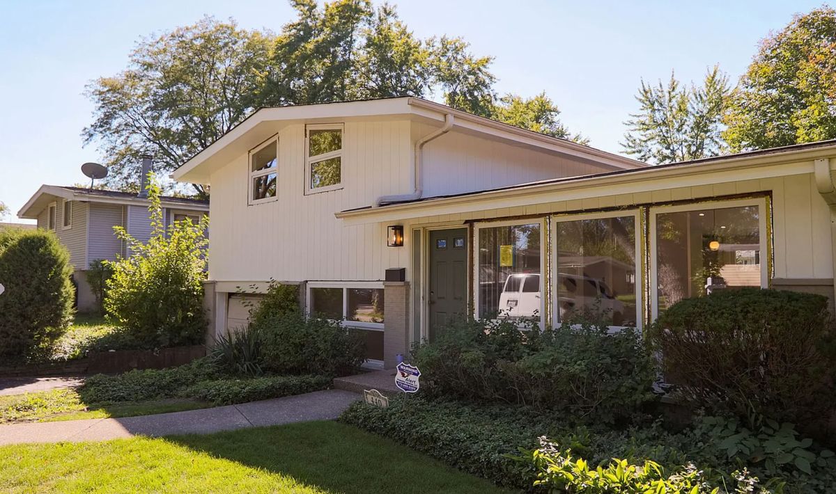 440 Sheryl Lane, Glenview, IL 60025