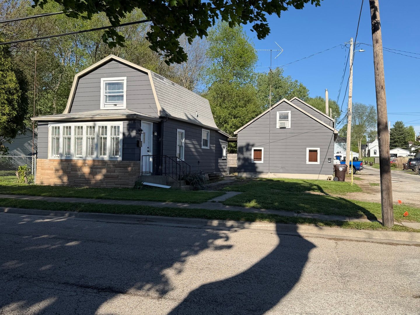 104 S State Street — Lincoln, IL 62656