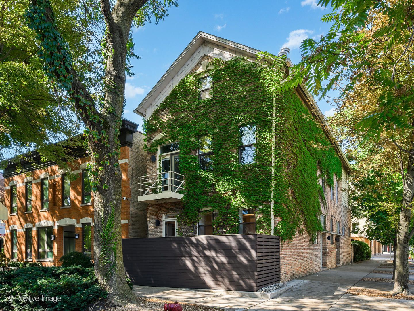 1335 W Belden Avenue — Chicago, IL 60614