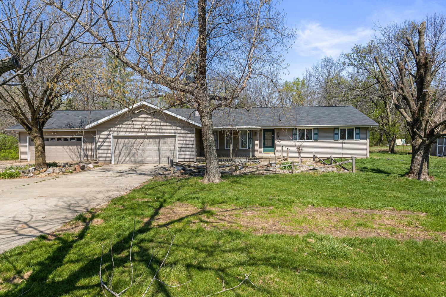 1150 E CR 800 N — Sullivan, IL 61951