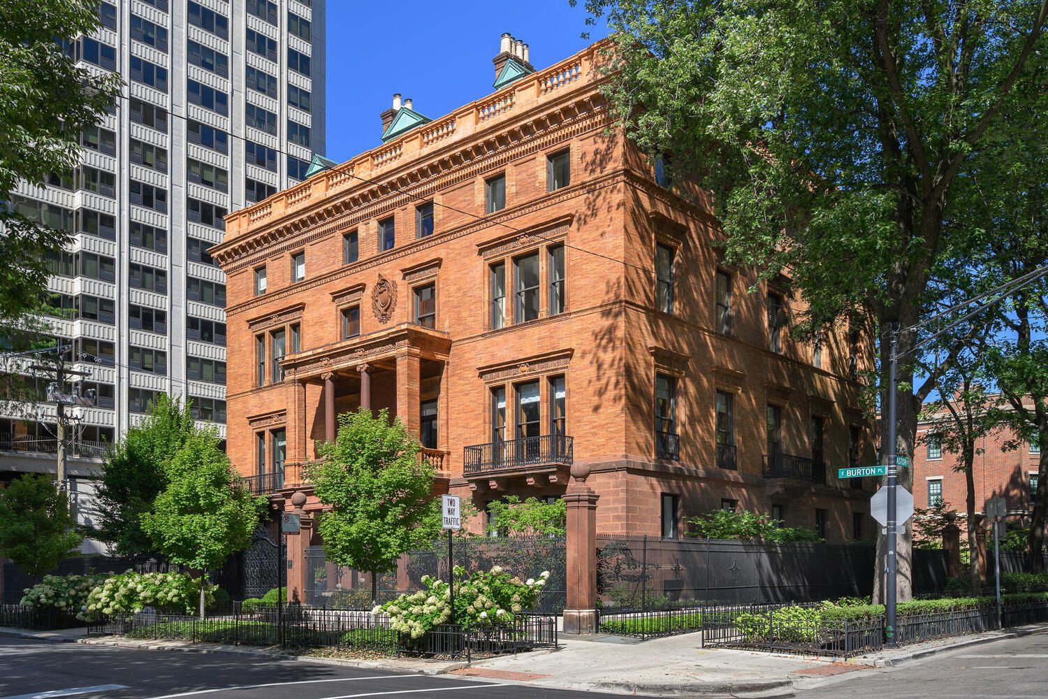 1500 N Astor Street #6 — Chicago, IL 60610