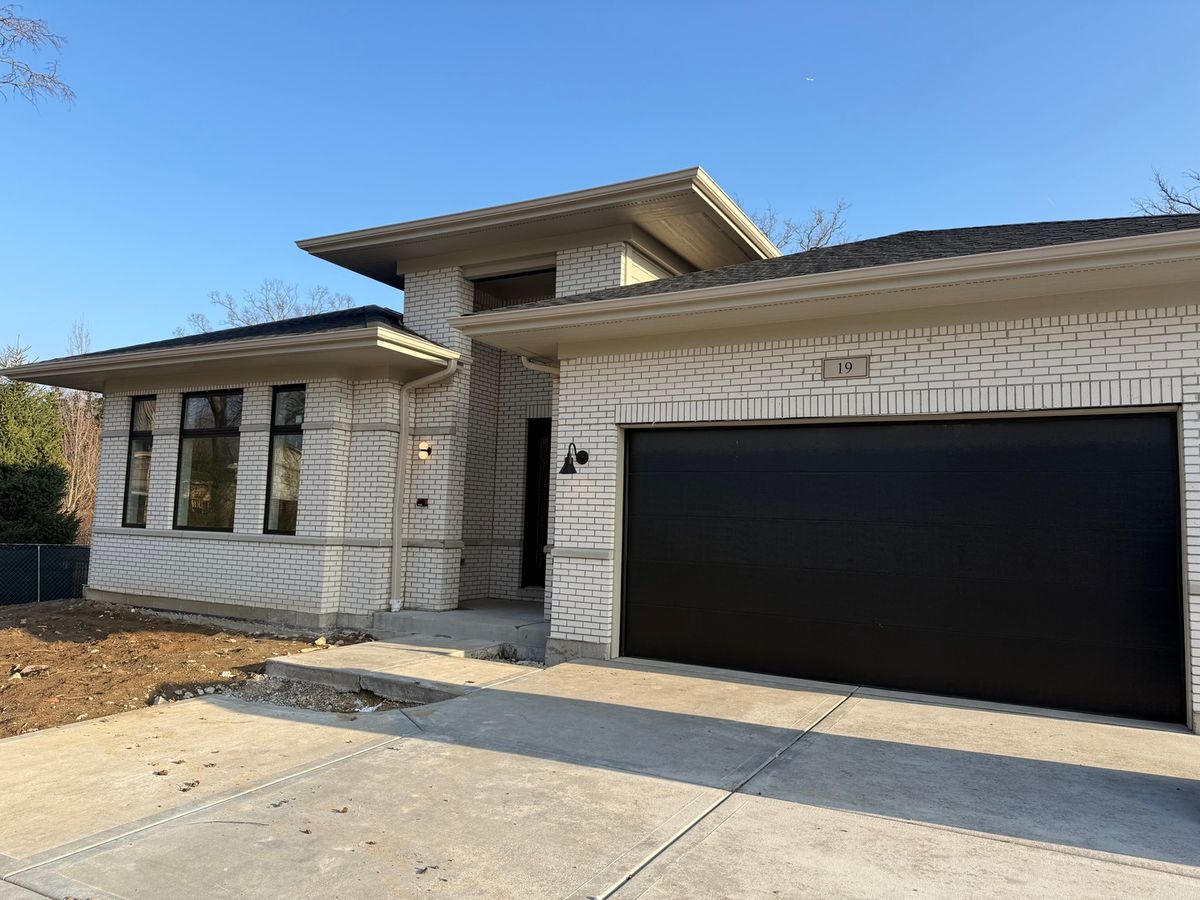 19 Heritage Drive, Highland Park, IL 60035