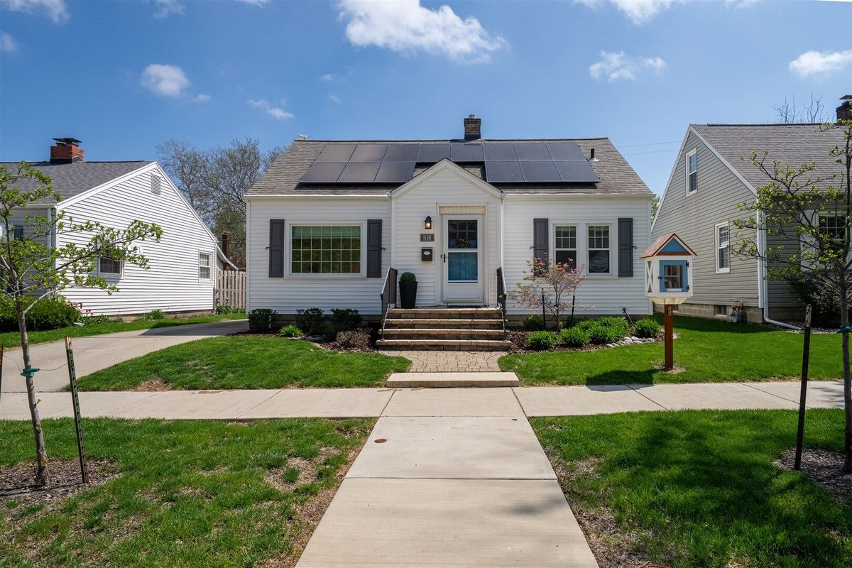 516 McGregor Street, Bloomington, IL 61701