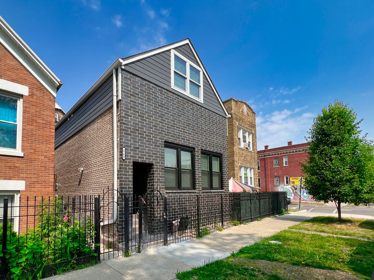 2702 Homan Avenue, Chicago, IL 60623