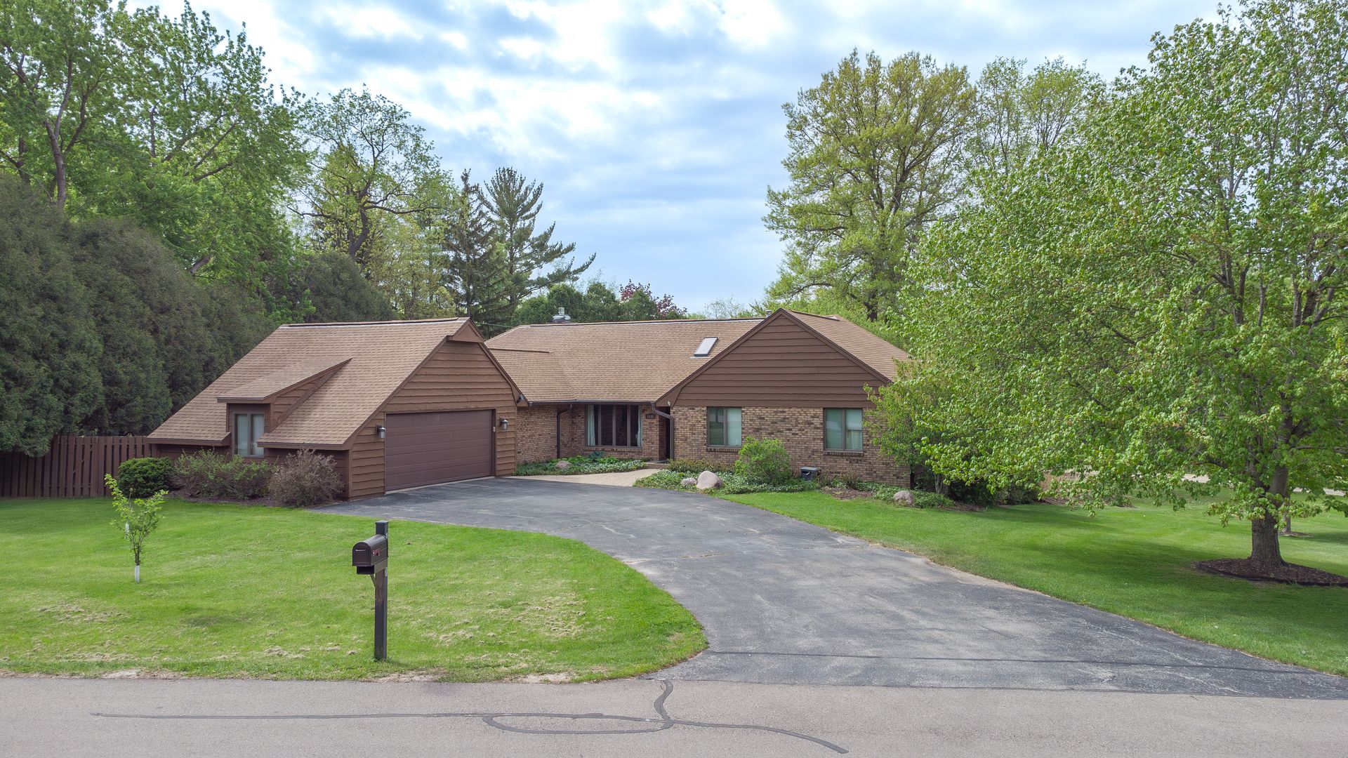 1430 Sylvan Court — Freeport, IL 61032