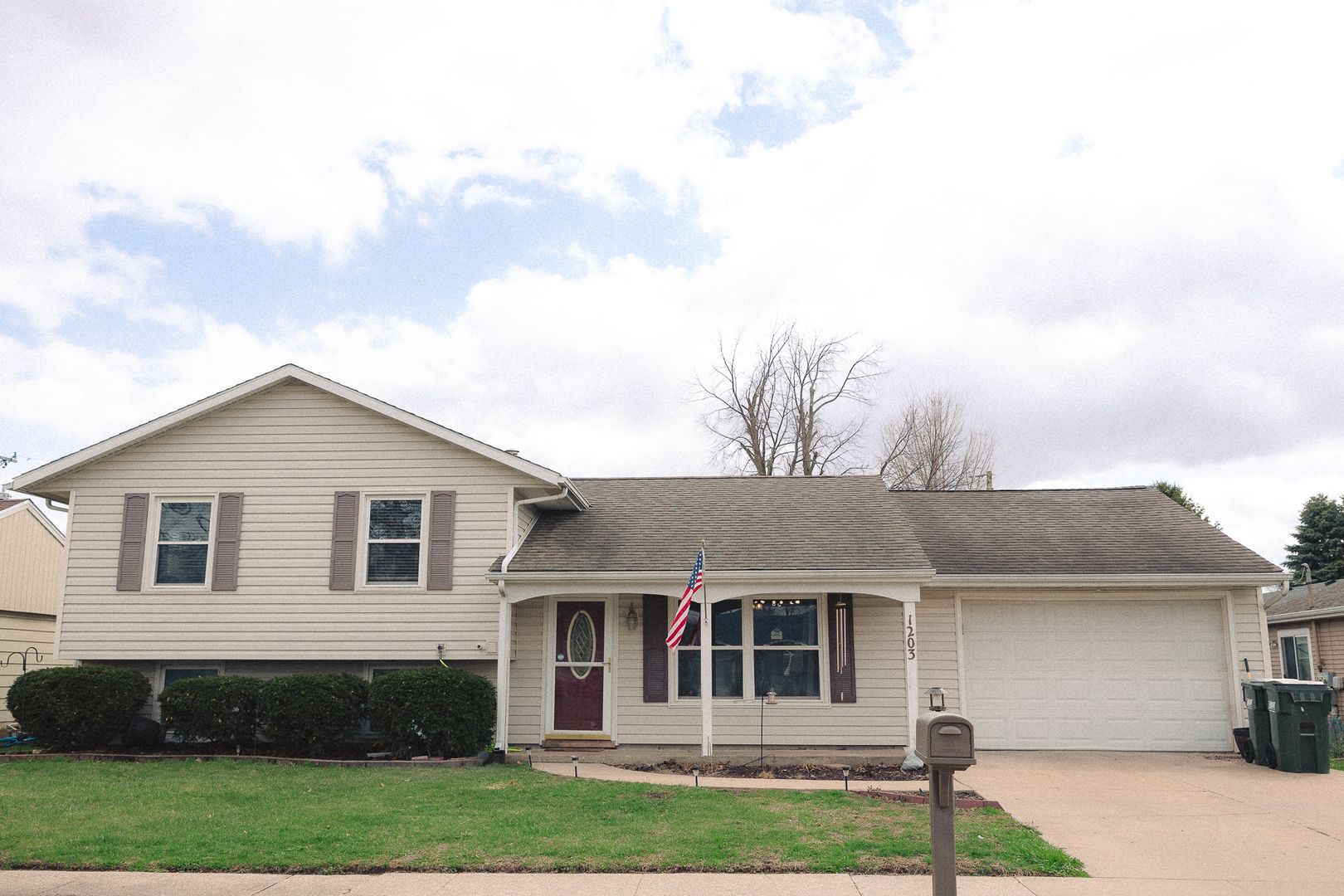 1203 24th Place — Sterling, IL 61081