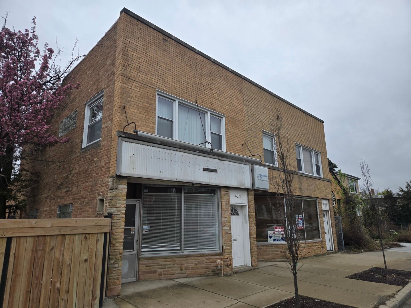 6021 W Addison Street — Chicago, IL 60634