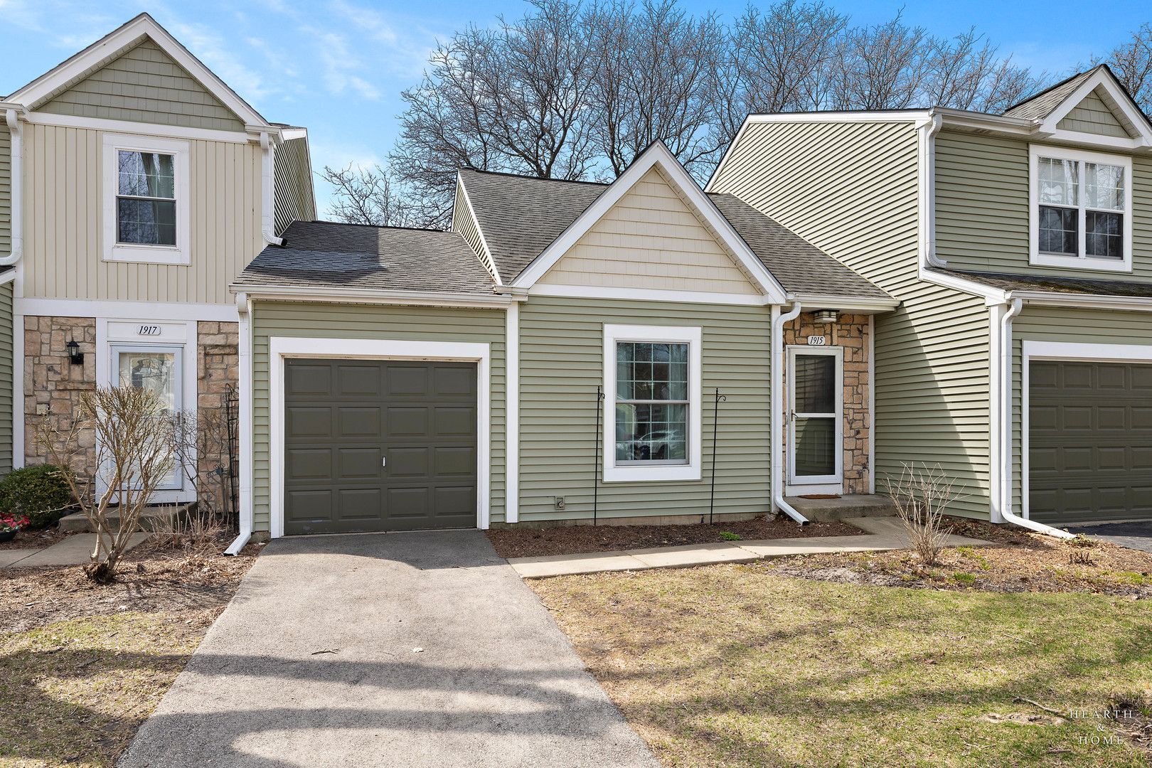 1915 Ozark Parkway #1915 — Algonquin, IL 60102