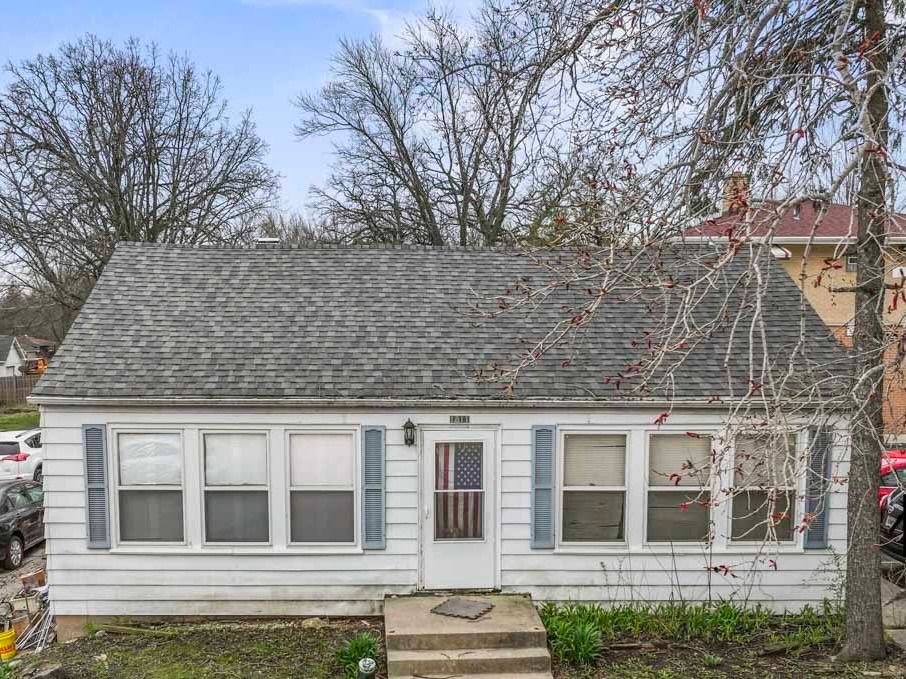 1811 Odgen Avenue — Lisle, IL 60532