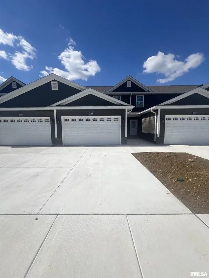 5246 Pandit Drive, Bettendorf, IA 52722