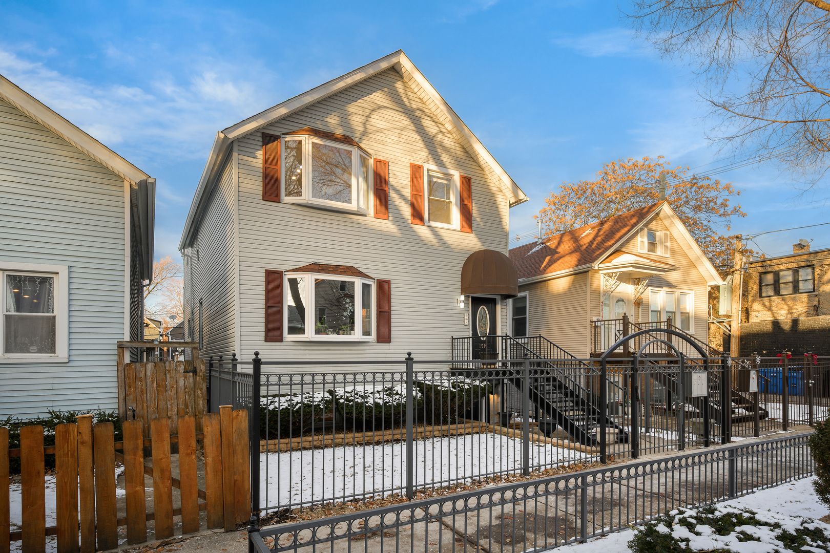 2516 W Lyndale Street — Chicago, IL 60647