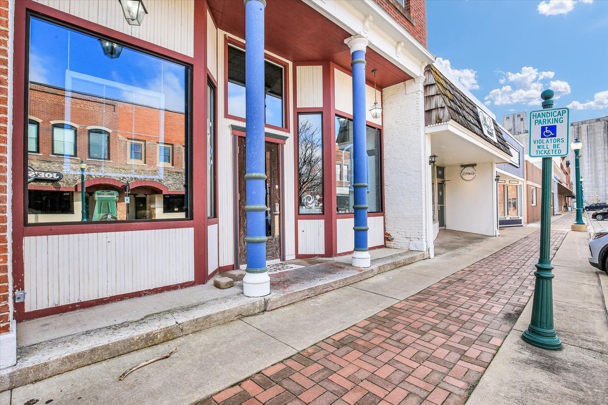 103 & 105 W Sale Street, Tuscola, IL 61953