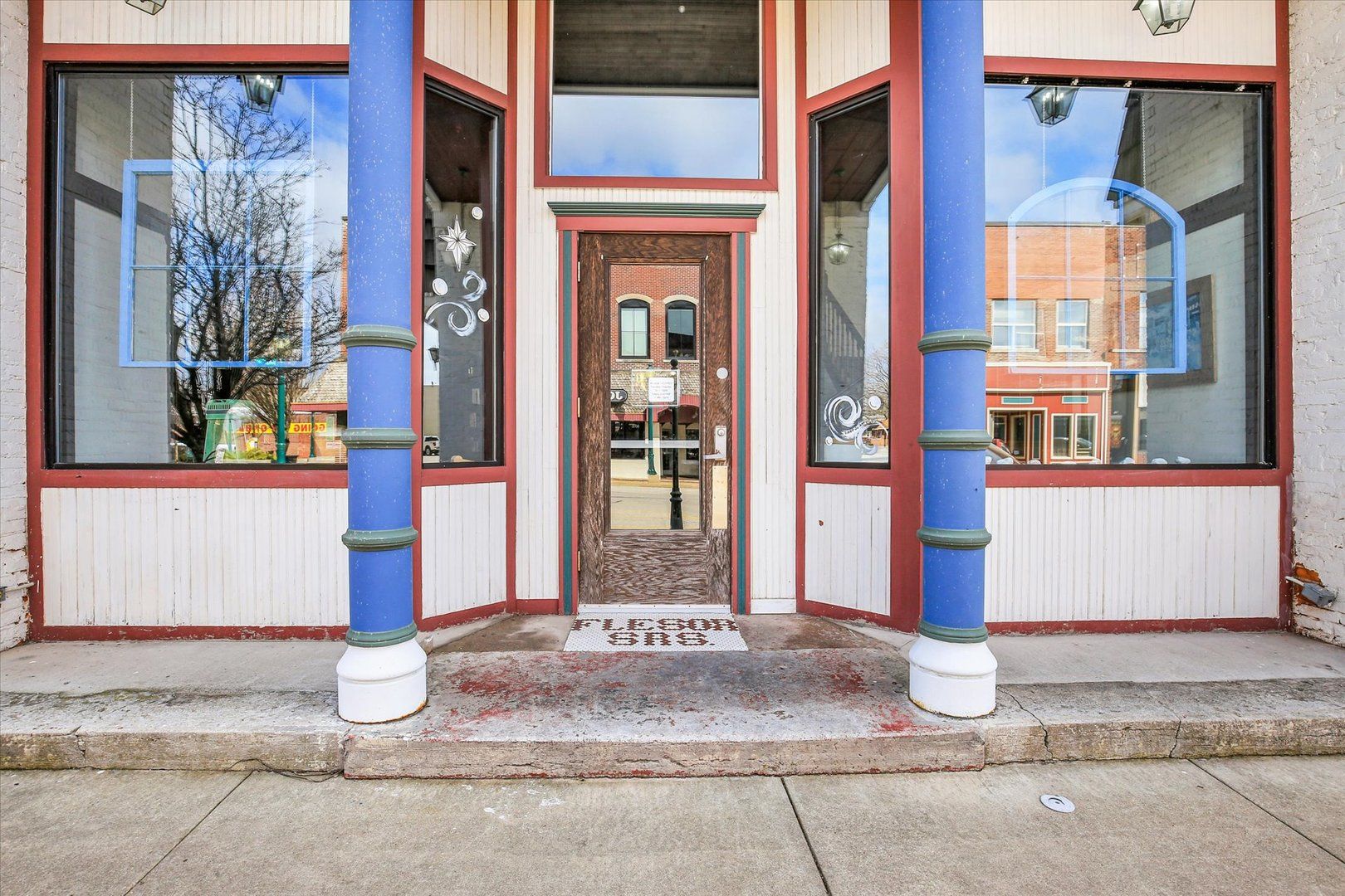 103 & 105 W Sale Street — Tuscola, IL 61953