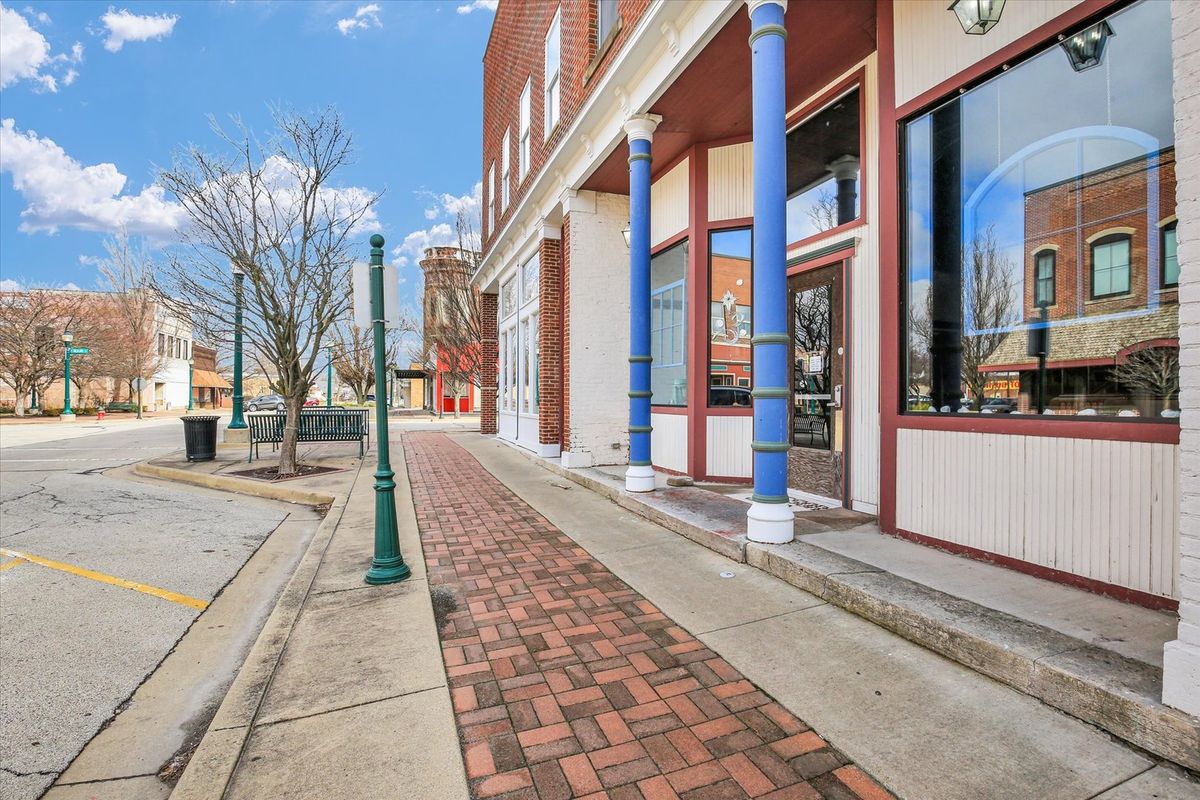 103 & 105 W Sale Street, Tuscola, IL 61953