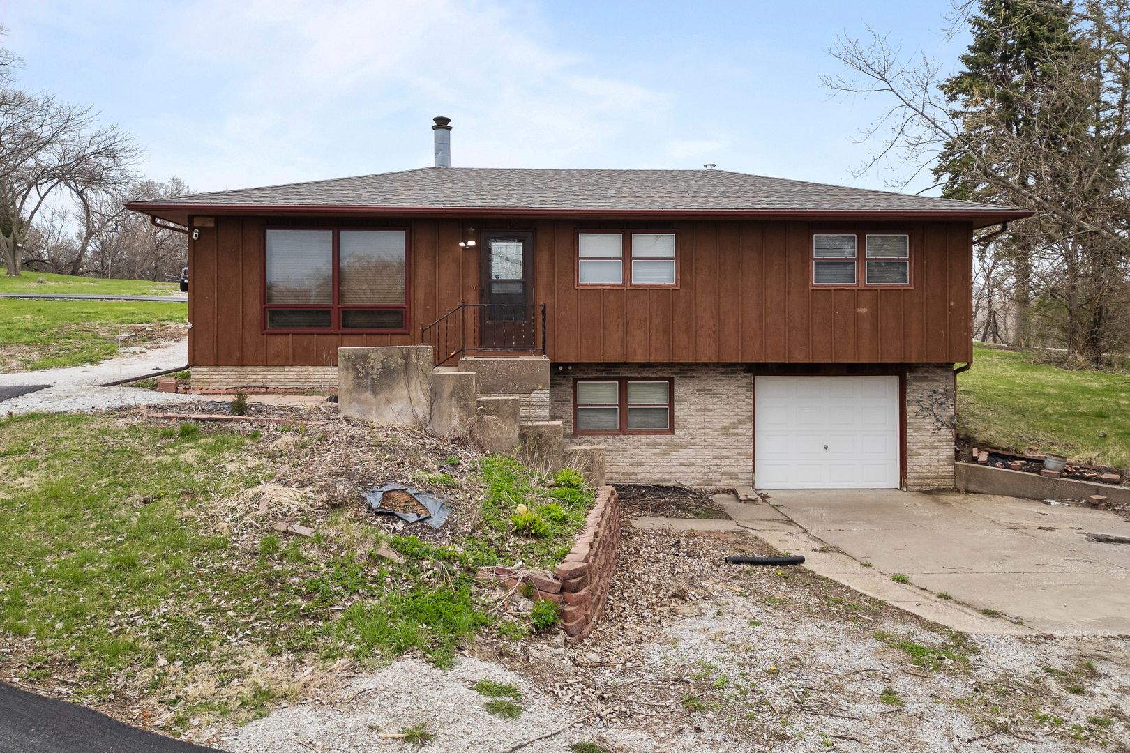 6206 Telegraph Road — Davenport, IA 52804