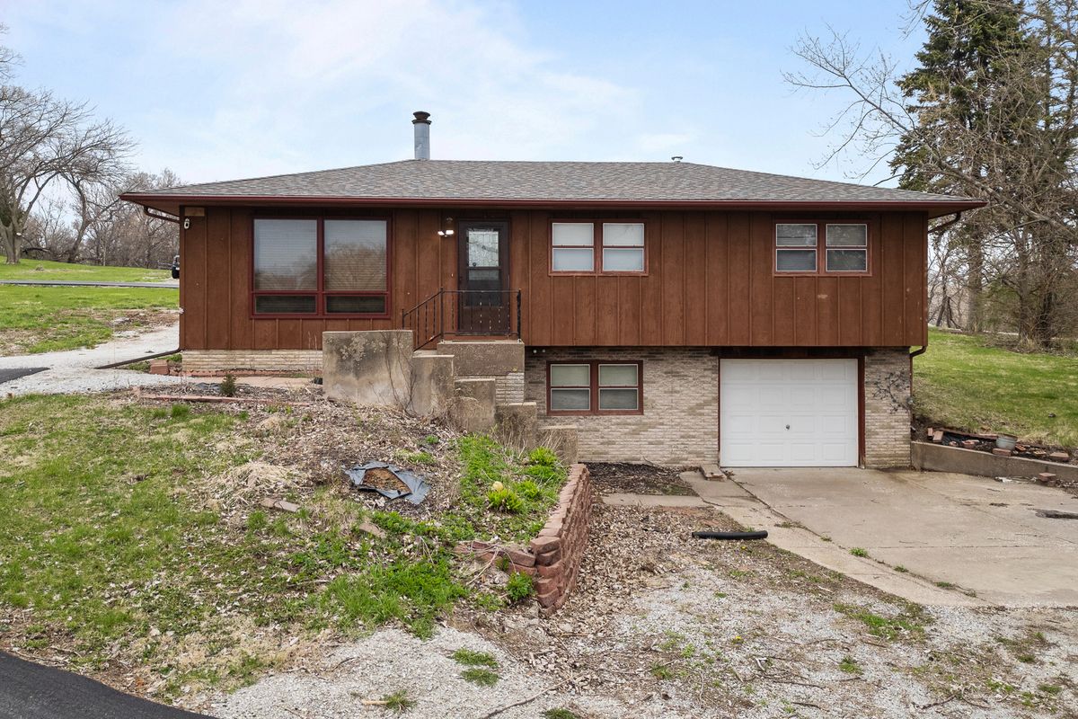 6206 Telegraph Road, Davenport, IA 52804