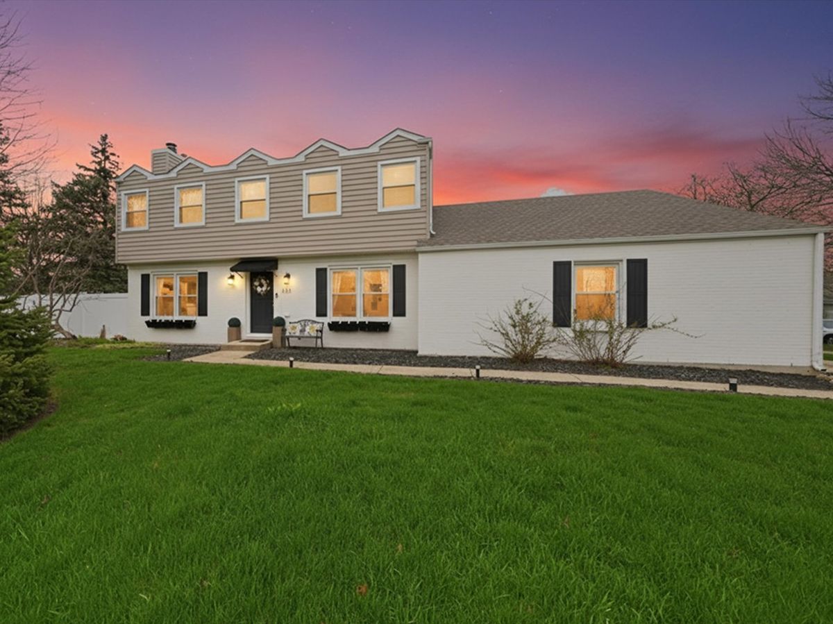 1335 Leverenz Road, Naperville, IL 60564