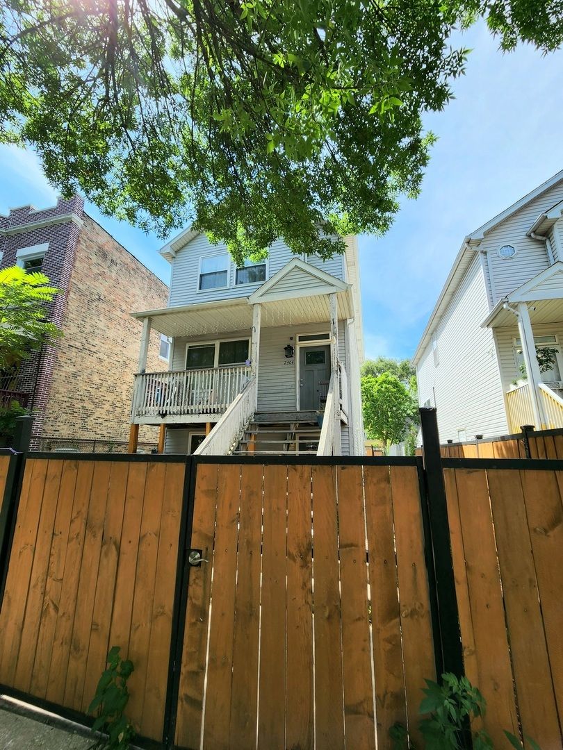 2404 S Trumbull Avenue #2 — Chicago, IL 60623