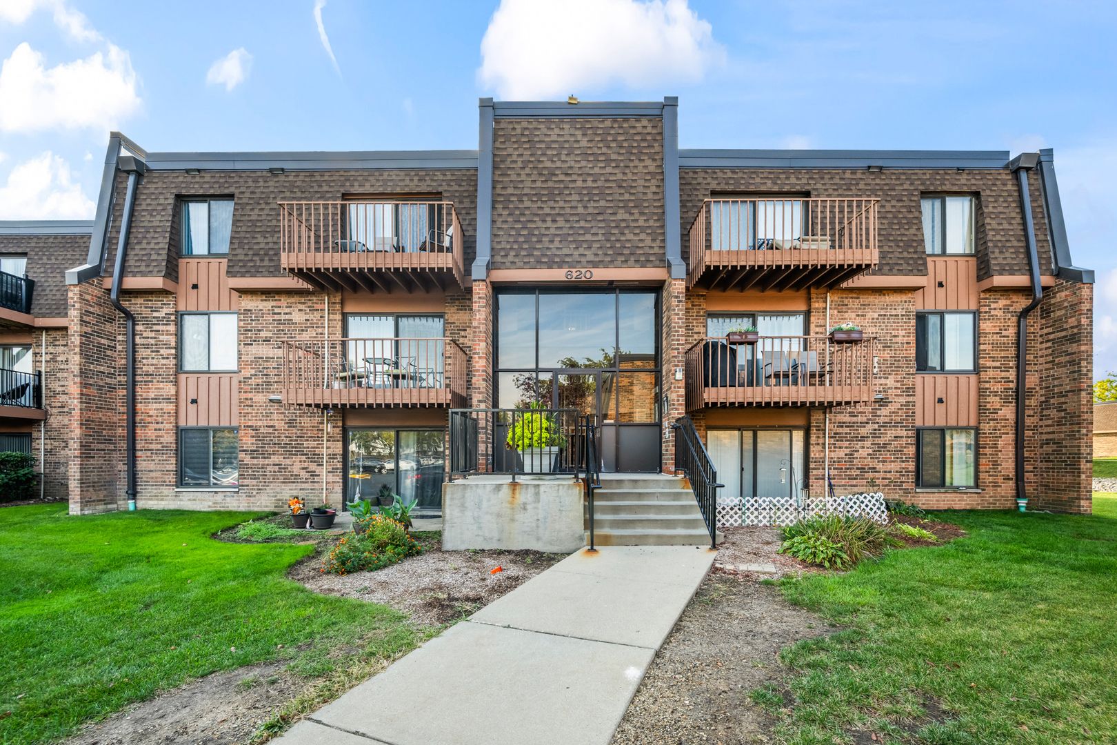 620 Tralee Court #3A — Schaumburg, IL 60193