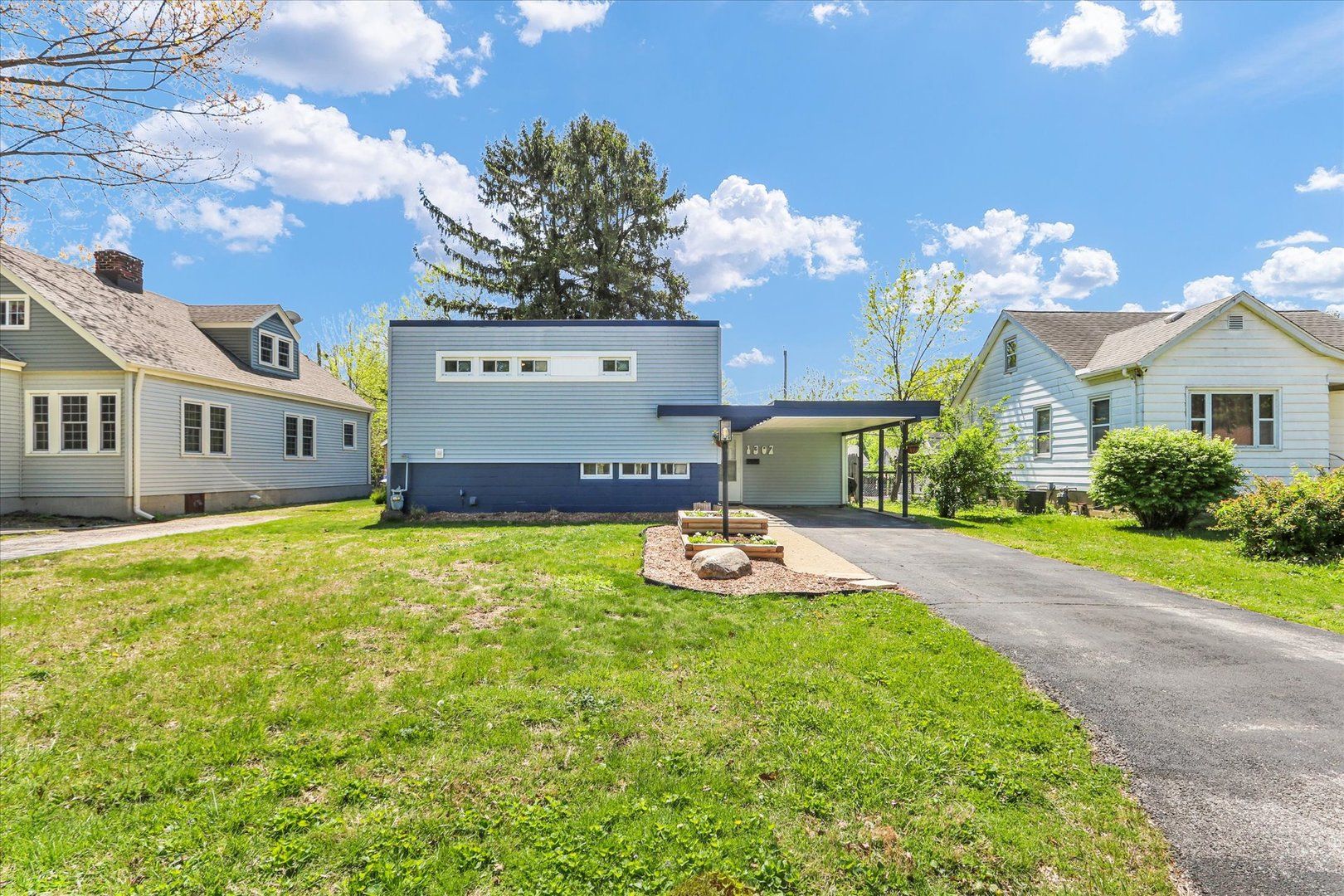 1307 W Clark Street — Champaign, IL 61821