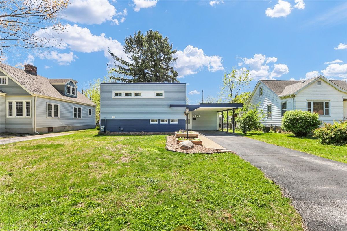 1307 Clark Street, Champaign, IL 61821