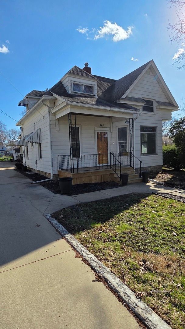 907 W 2nd Street — Rock Falls, IL 61071