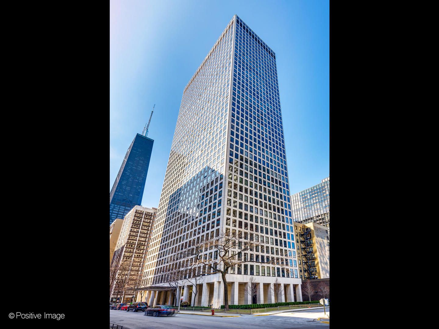 260 E Chestnut Street #2507 — Chicago, IL 60611