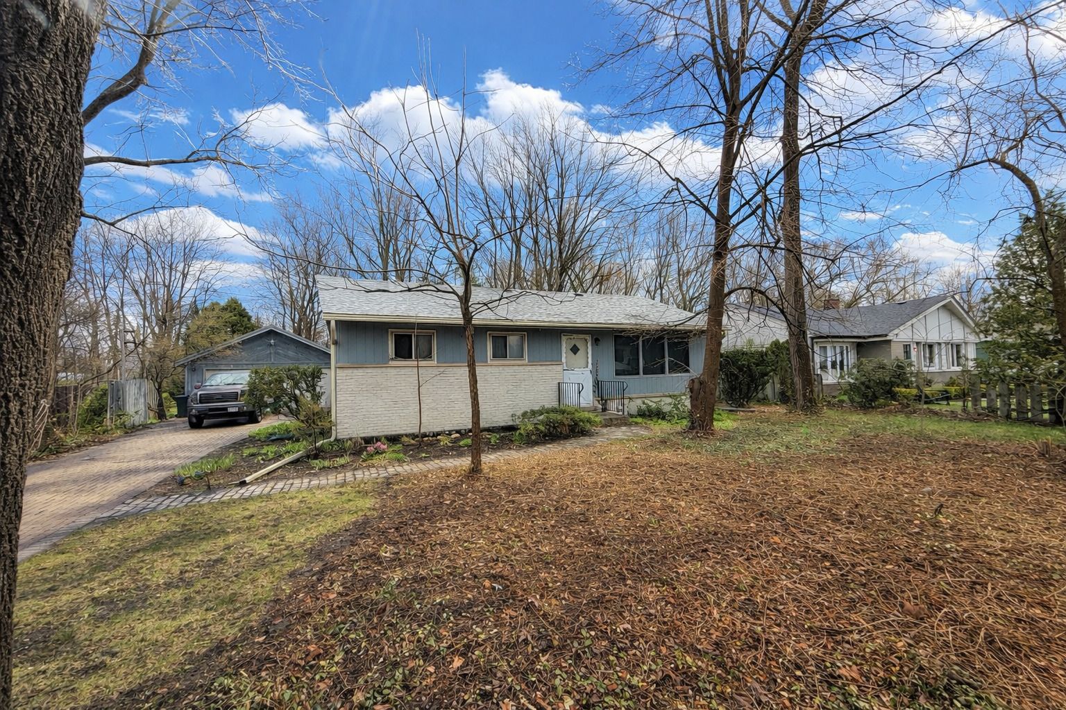 210 Hill Avenue — Glen Ellyn, IL 60137