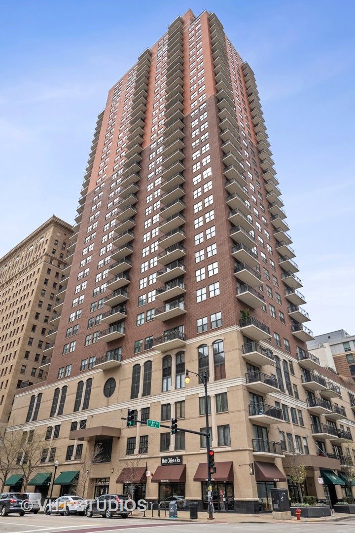 41 8th Street, Chicago, IL 60605