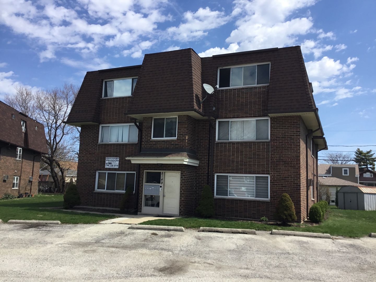 8149 Ogden Avenue #3S — Lyons, IL 60534