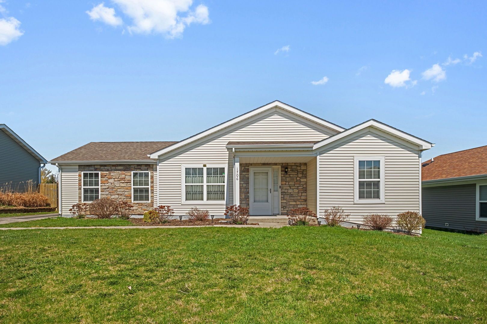1706 Kennedy Drive — North Chicago, IL 60064